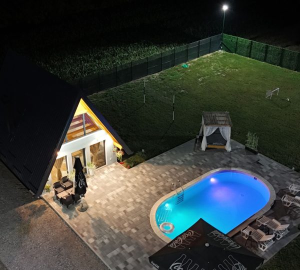 Vikendica u Brčkom, villa tajna